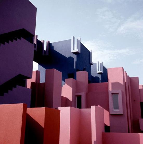 西班牙La Muralla Roja 图片来源自mixedgrill.nl