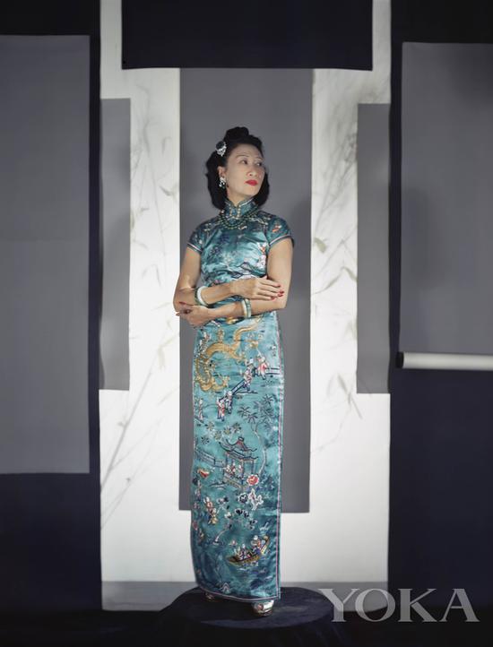 黄蕙兰身着旗袍留影,图片来自Pinterest。