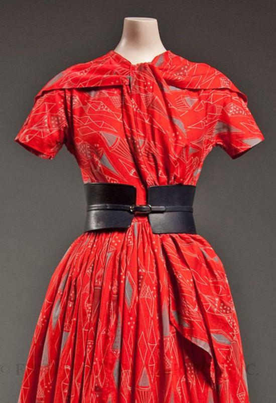 1950： Claire McCardell 围裹裙（Wrap Dress）