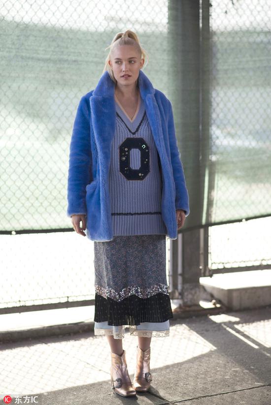 小白鞋上面得有个魔术贴才叫fashion