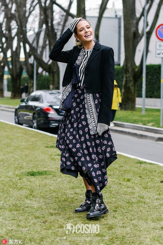 小白鞋上面得有个魔术贴才叫fashion