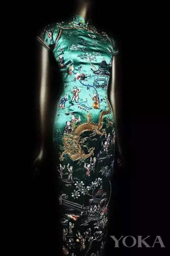 黄蕙兰赠送给给大都会博物馆的旗袍,图片来自Pinterest。