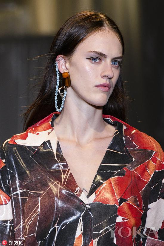 2018春夏Acne Studios秀场,图片来自东方IC。