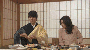 因为太会吃,还有很多零食品牌找石原里美来代言拍广告。