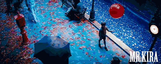 这是在致敬1956年的奇幻电影《红气球》（Le ballon rouge）：