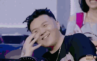点击图片进入下一页