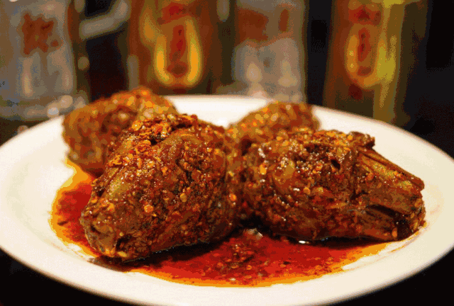 麻辣兔肉
(兔兔那么可爱 也是可以吃的)