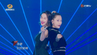 姐姐妹妹最近都在撞衫 我猜她们有个共用衣橱插图(42) 姐姐妹妹最近都在撞衫 我猜她们有个共用衣橱