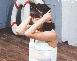 张钧甯开肩法配上这套运动夏天吊带穿起来