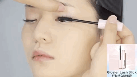 最后再刷出根根分明又纤长的睫毛,大双子的“天使眼妆”就搞定了!