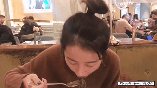 那么瑞酱想问天问大地:请问这个吃法,是如何拥有完美肌肤和魔鬼身材的?