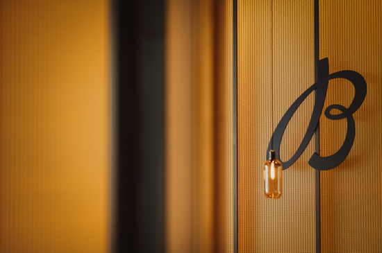 百年灵王府中环旗舰店细节