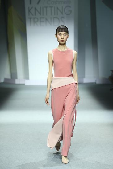 北京时装周联手雪莲品牌打造时尚北京新名片