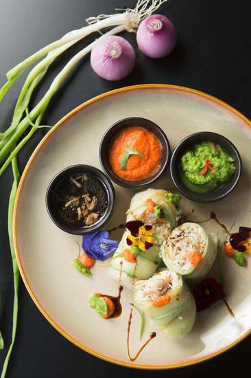 Stey共享公寓呈现Tease by CreatureS 用亚洲灵