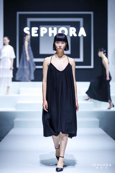 “为美而声” 丝芙兰SEPHORA 2019春夏全球美容潮流趋势暨独家新品发布会_走秀图