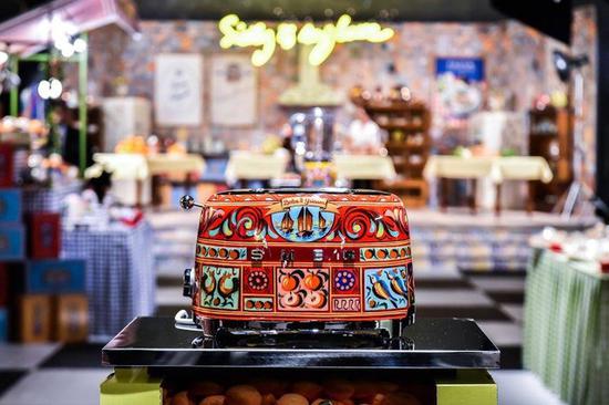 Dolce & Gabbana X Smeg 联名的sicily is my love 系列