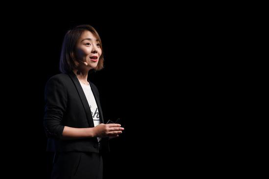 科颜氏中国品牌总经理李琳女士现场与媒体、嘉宾们分享科颜氏皮肤专家系列历史,探索科颜氏精研配方的品牌DNA