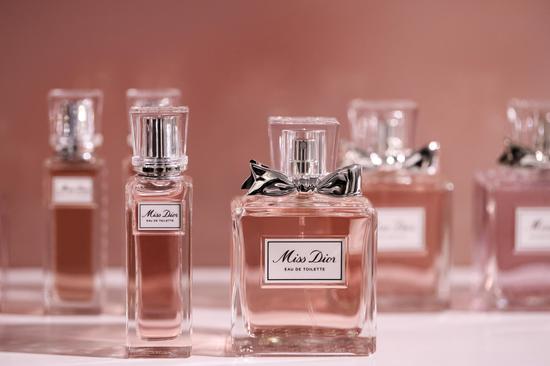 4.5。 Miss Dior迪奥小姐系列区域产品展示
