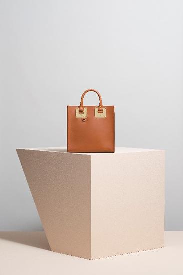 Sophie Hulme：为独立女性而生