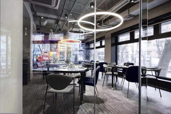 Stey共享公寓呈现Tease by CreatureS 用亚洲灵