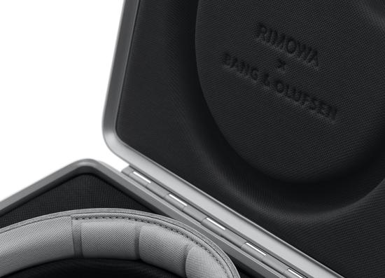 RIMOWA x Bang & Olufsen Beoplay H9i 耳机