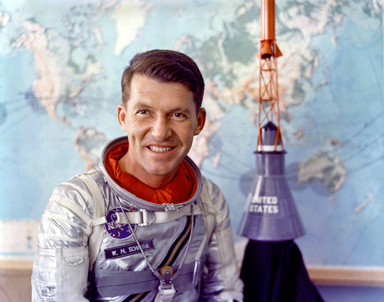 　1962年，美国宇航员瓦尔特·施艾拉 (Walter “Wally” Schirra) 在执行水星计划时佩戴欧米茄CK 2998超霸腕表进入了太空