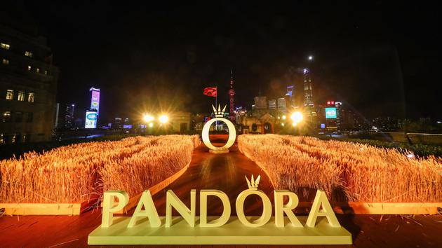 01. PANDORA 2018秋季新品发布会外景-金色麦穗