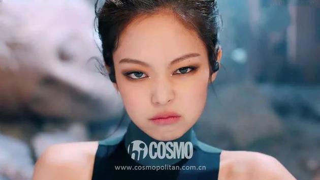 Jennie回归妆容