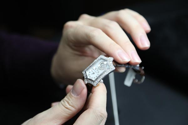 阿迪达斯清风系列