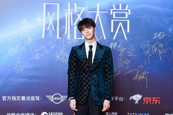 阿迪达斯清风系列