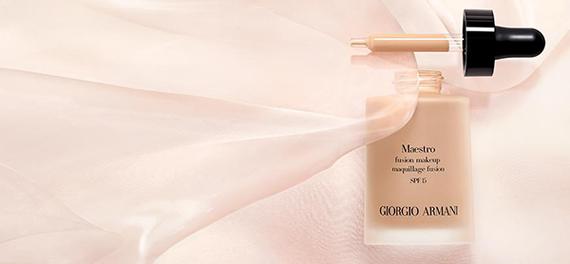 阿玛尼极缎丝柔精华粉底液