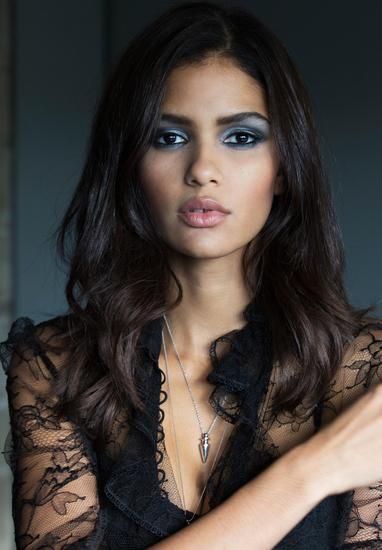 美宝莲纽约新任形象代言人CRIS URENA|美宝