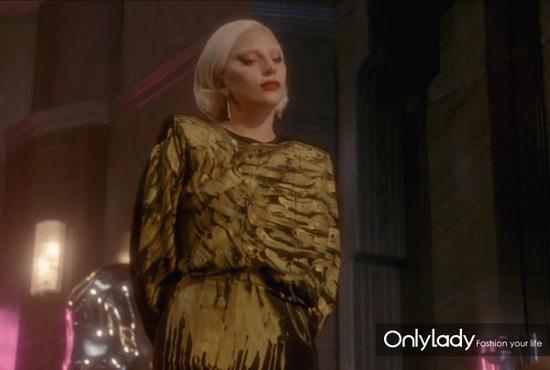 Lady gaga的金色亮片裙美恐造型