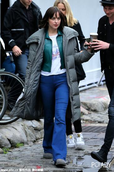 _-sd(Dakota Johnson)qƬ