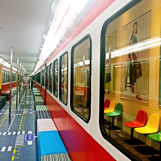 米兰地铁空降杭州:卡芙芮16夏装发布 |时尚品牌