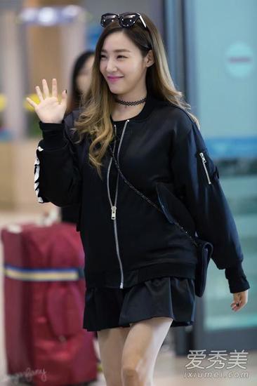 哈比人也能时髦过冬天 赵丽颖机车靴穿出大长