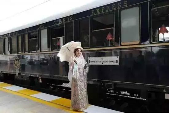 穿越百年历史而来的东方快车 7000RMB一天|列车|旅行_新浪时尚_新浪网