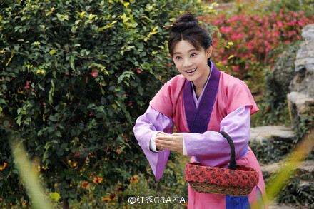 姑娘嫩的像朵花