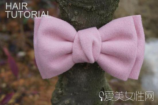 粉色蝴蝶结发夹