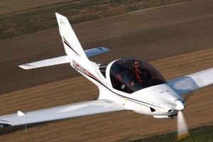 留美中国博士驾机在加拿大坠毁 疑跳机身亡