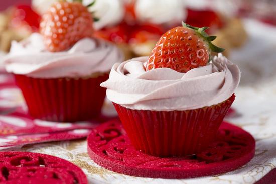 派悦坊推出2016新春草莓季新品