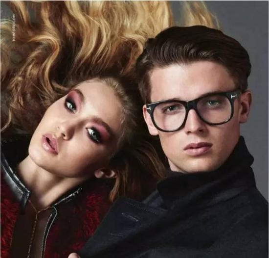 帕特里克-施瓦辛格与 Gigi Hadid 拍摄 Tom Ford 眼镜广告