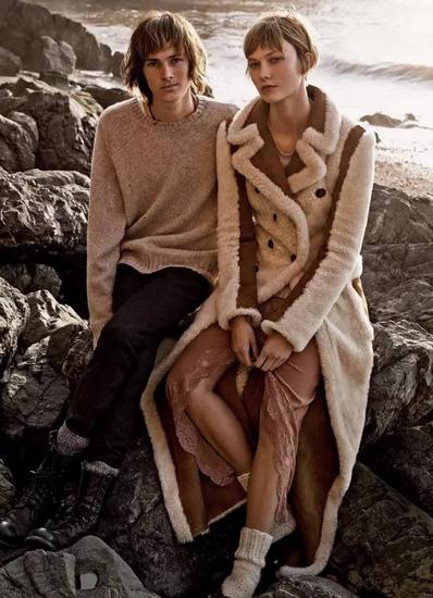 Dylan Brosnan 与当红模特 Karlie Kloss 一同登上美国版《Vogue》杂志