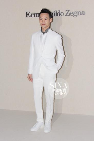 你瞅啥:米兰除了美好肉体还有爱直播的闷骚男