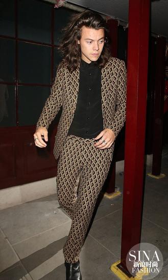 Harry Styles穿Gucci