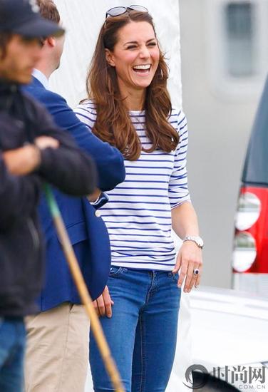 Kate Middleton示范条纹衫
