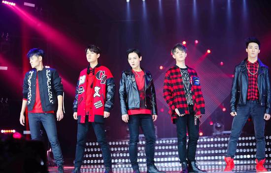 李晨NPC突围大综艺时代 全方位打造“燃烧吧少年”|李晨|潮流|少年_新浪时尚_新浪网