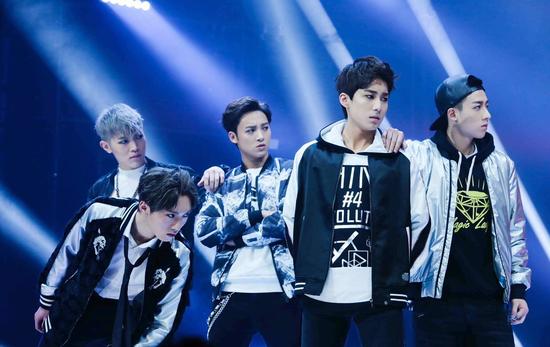 李晨NPC突围大综艺时代 全方位打造“燃烧吧少年”|李晨|潮流|少年_新浪时尚_新浪网