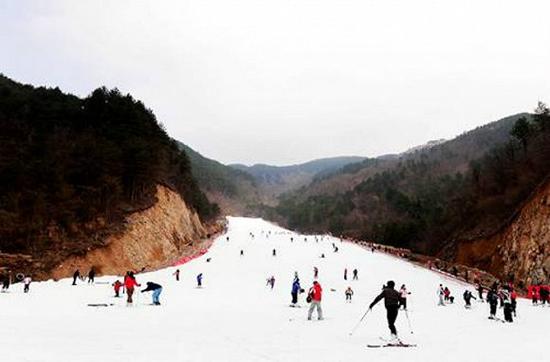 大明山万松岭滑雪场