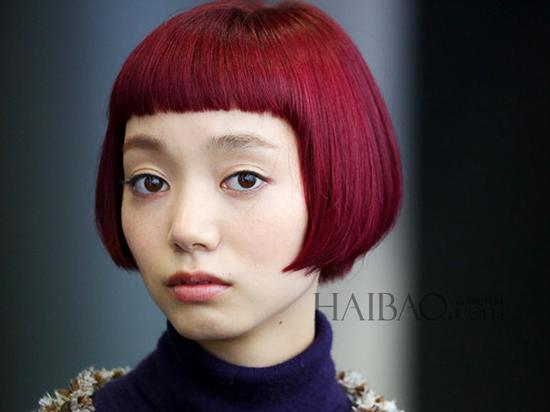 才是最火发型 导读:眼下虽说是被认为不该剪头